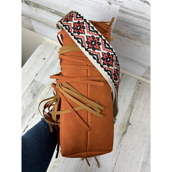 Jen & Co Women’s Brick Sadie Vegan Leather Aztec Fringe Boho Crossbody Bag NEW - Picture 9 of 10